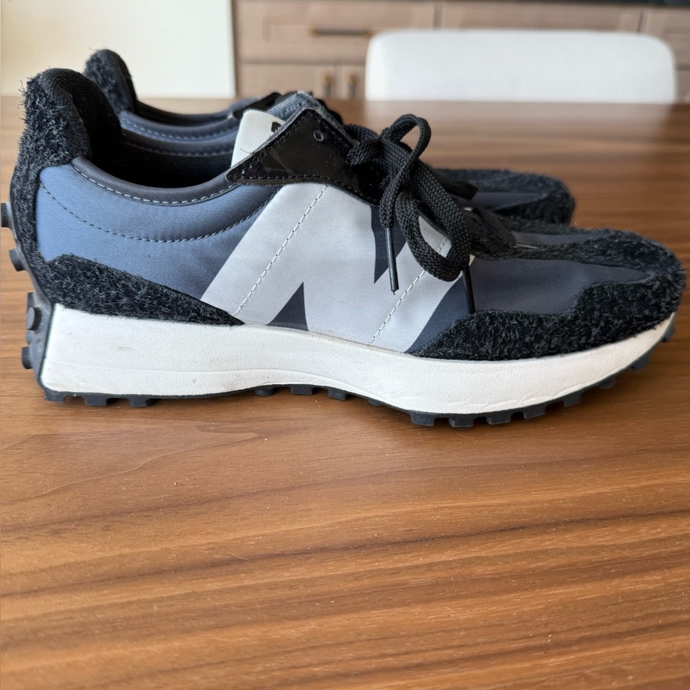 New Balance 327 Sneakers- Size 8.5